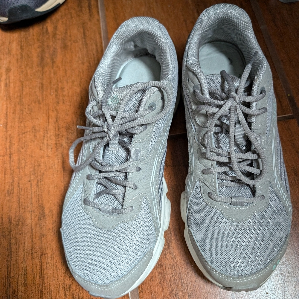 Ryka women's sneakers 7.5 great condition